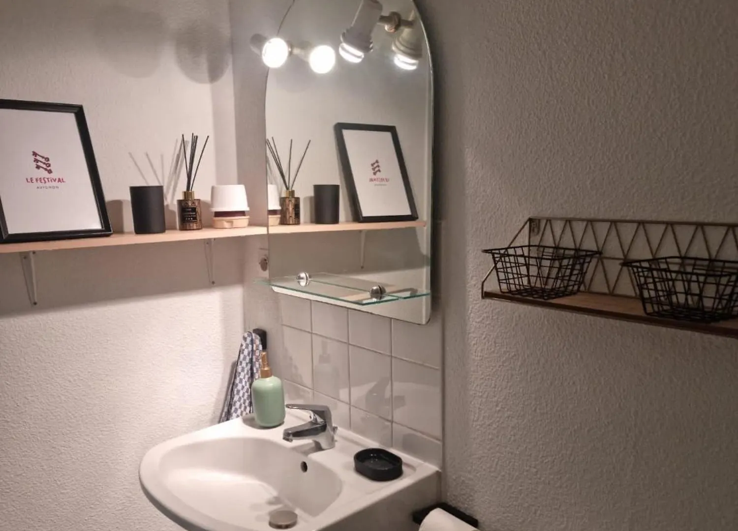 Appartement Intramuros En Hyper Centre Ville Avignon 0*,  France