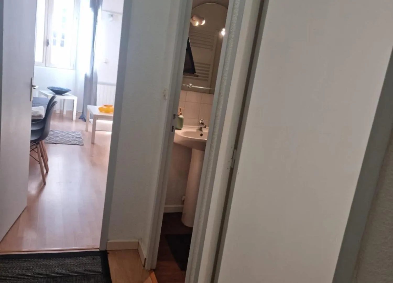 Appartement Intramuros En Hyper Centre Ville Avignon Apartment